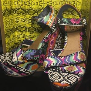 Summer Sandal Sale! Size 6